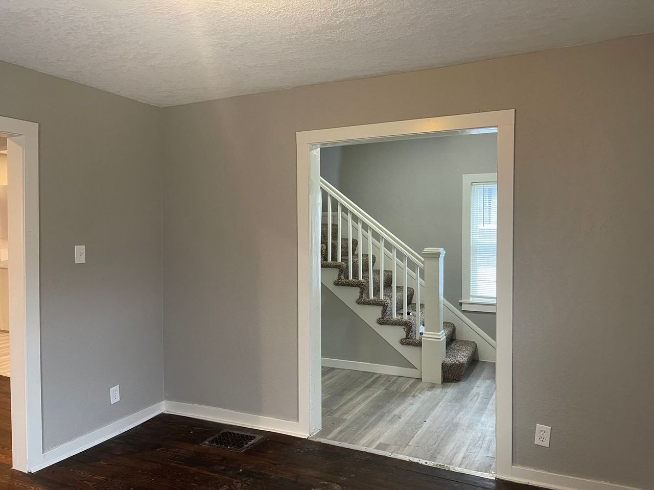 312 N Drury Ave - Photo 6 of 10