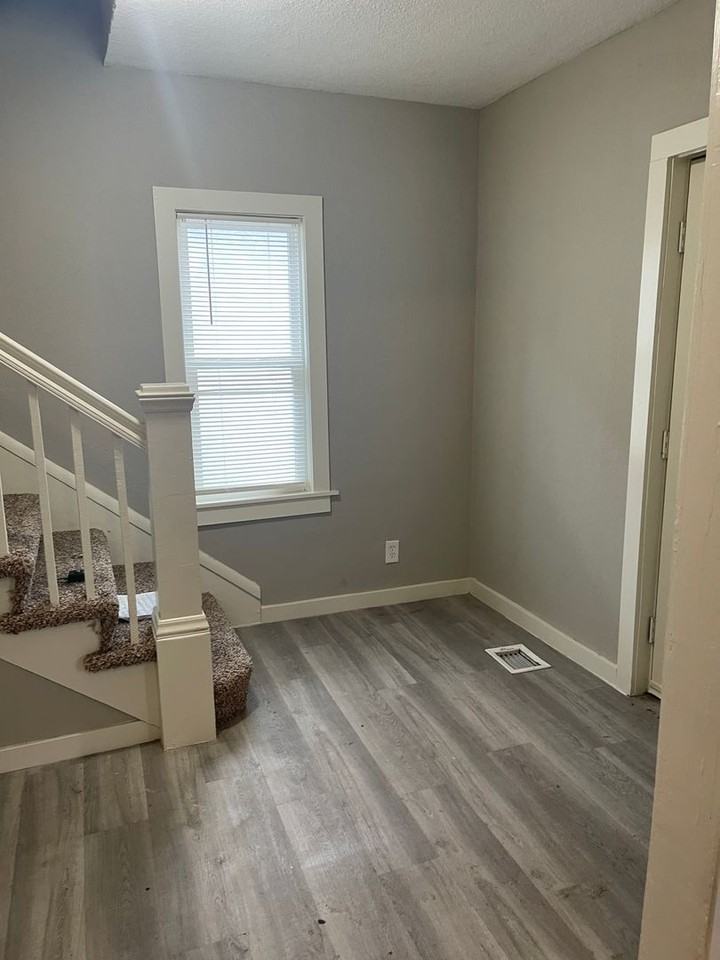 312 N Drury Ave - Photo 7 of 10