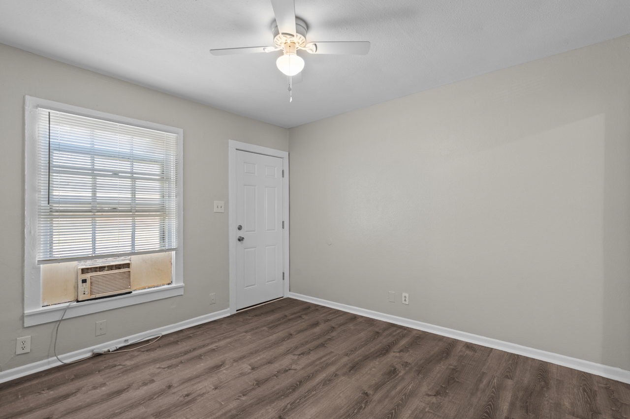 915 4th Ave N - Photo 6 of 13