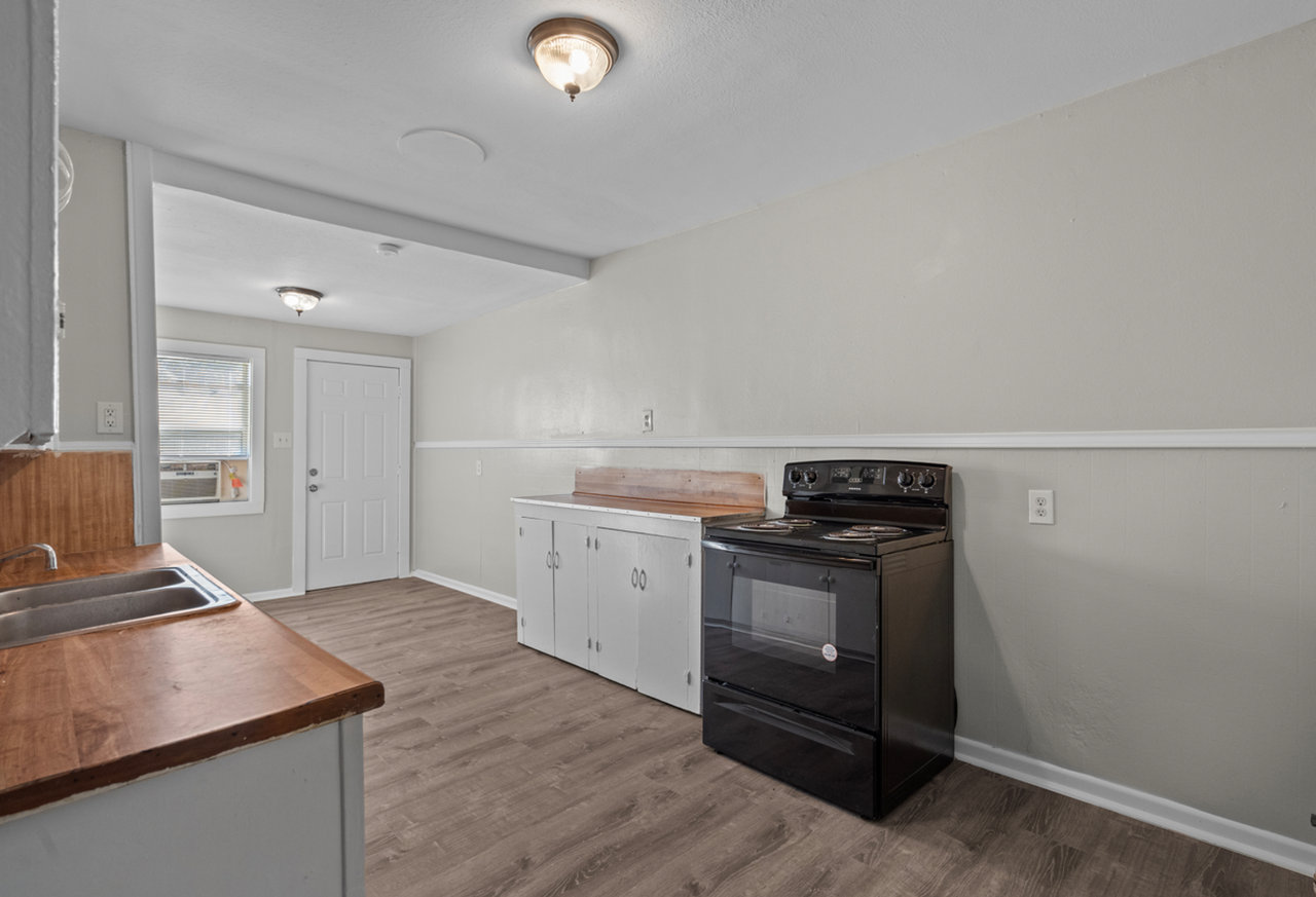 915 4th Ave N - Photo 7 of 13