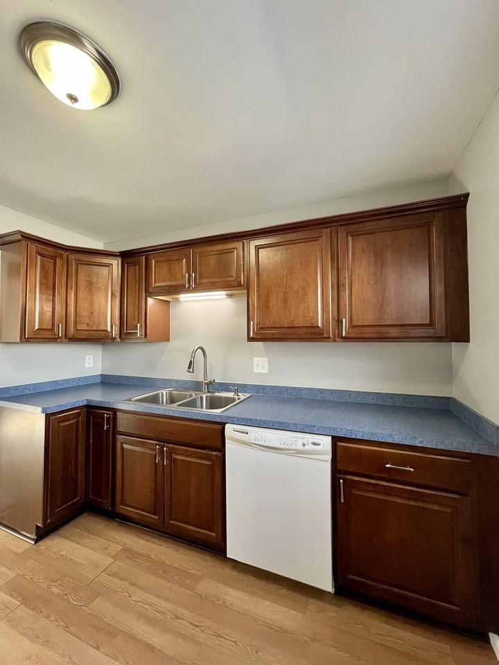 3266 S Stella Ct - Photo 3 of 18