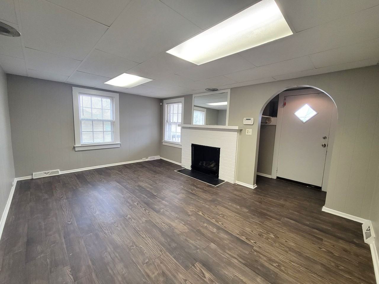 3810 Plainview Rd - Photo 2 of 16