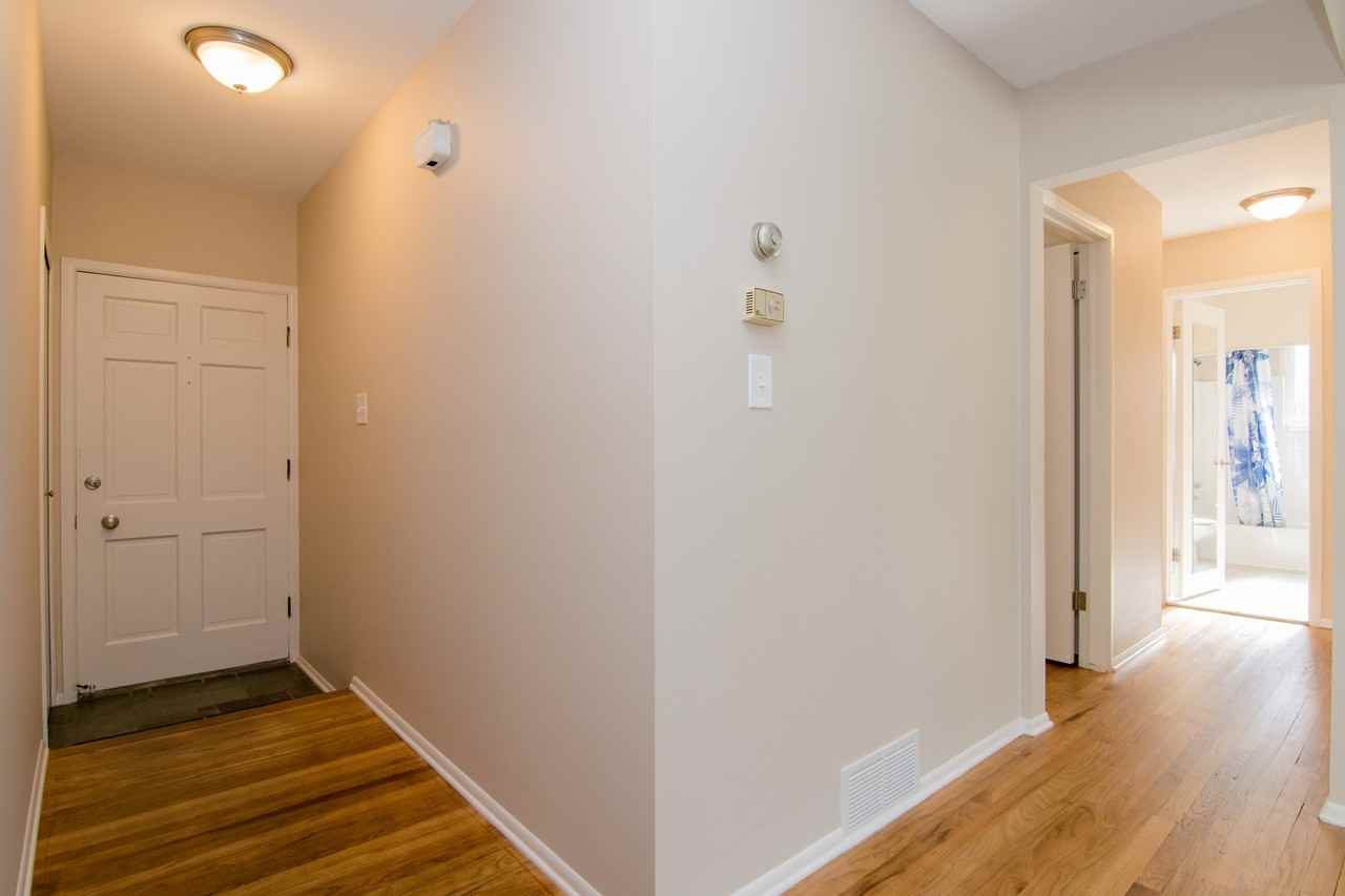 2751 Aurora St - Photo 3 of 20