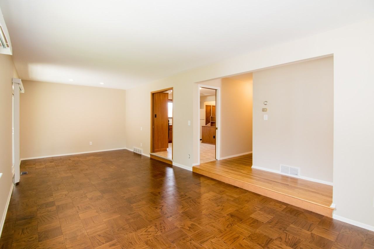 2751 Aurora St - Photo 6 of 20