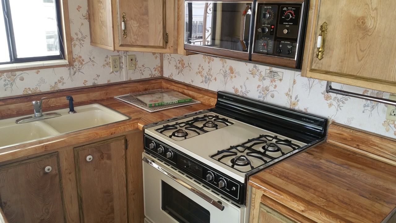 1150 W Red Hills Pkwy #50 - Photo 6 of 8