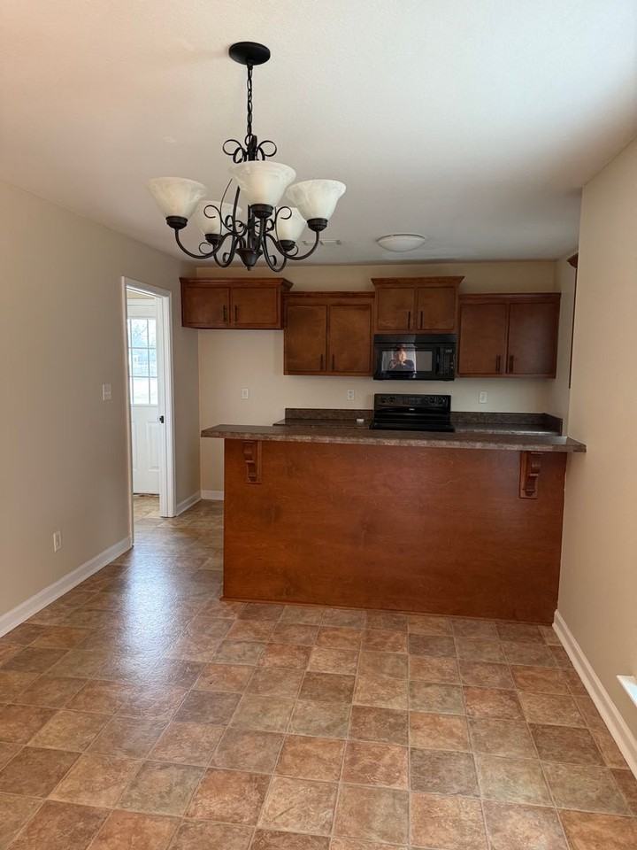 1240 Ball Park Ave Ne - Photo 4 of 15