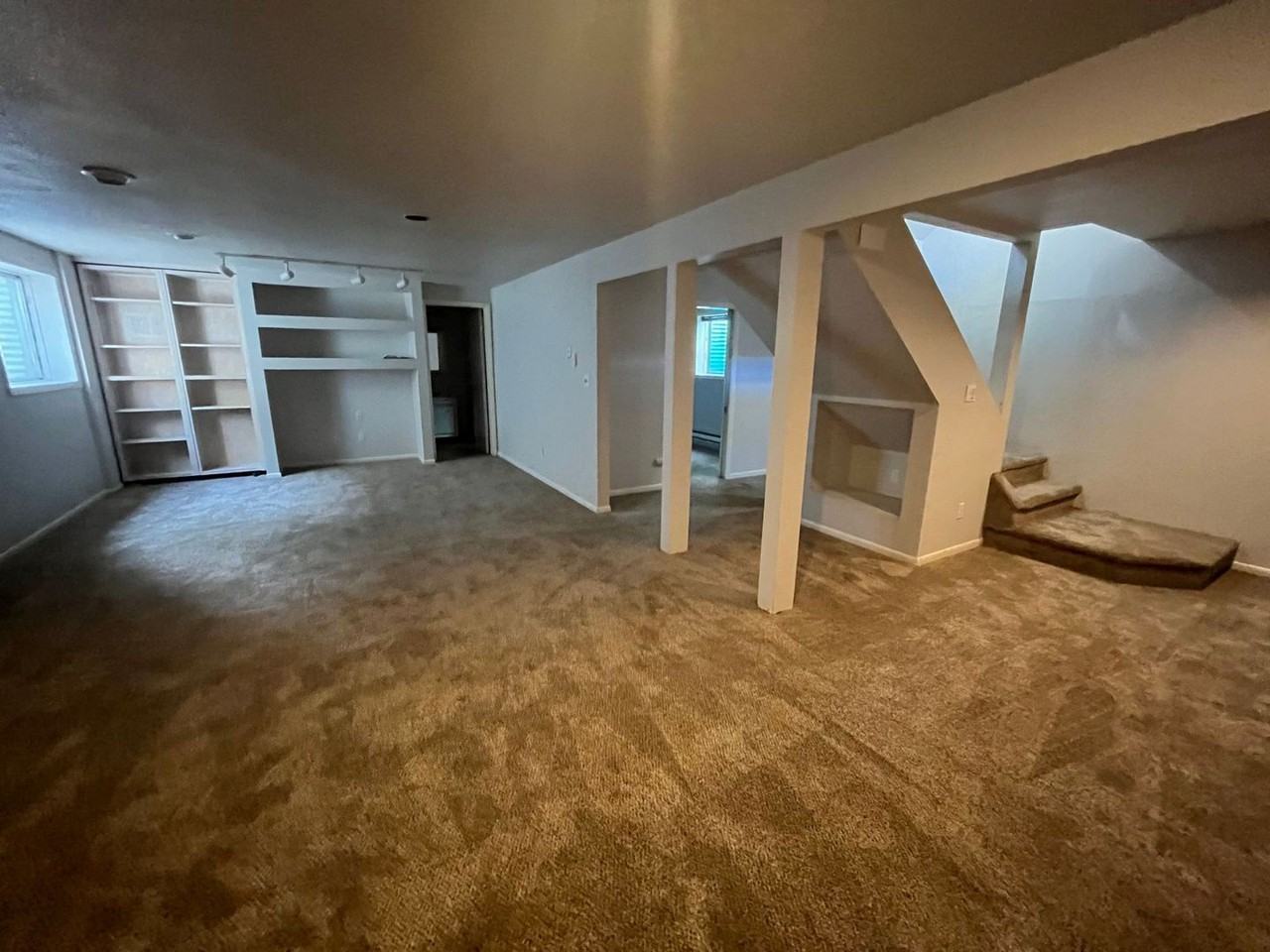 725 Pear St - Photo 7 of 27