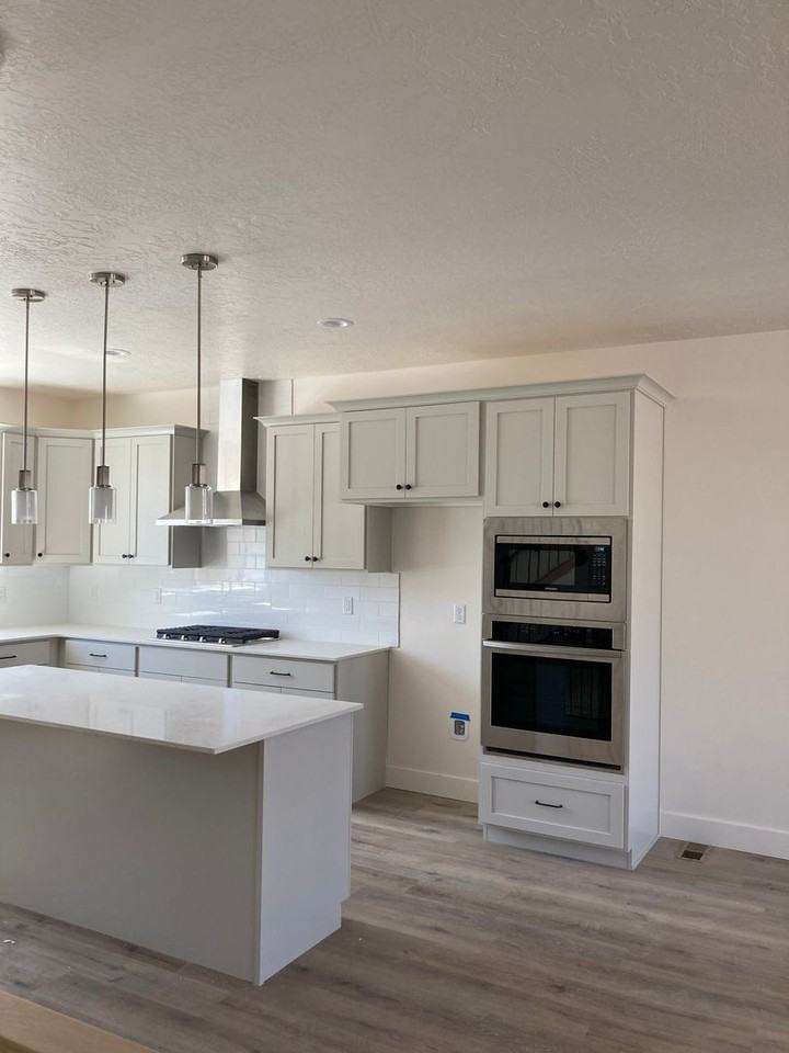 603 E 360 S - Photo 2 of 37