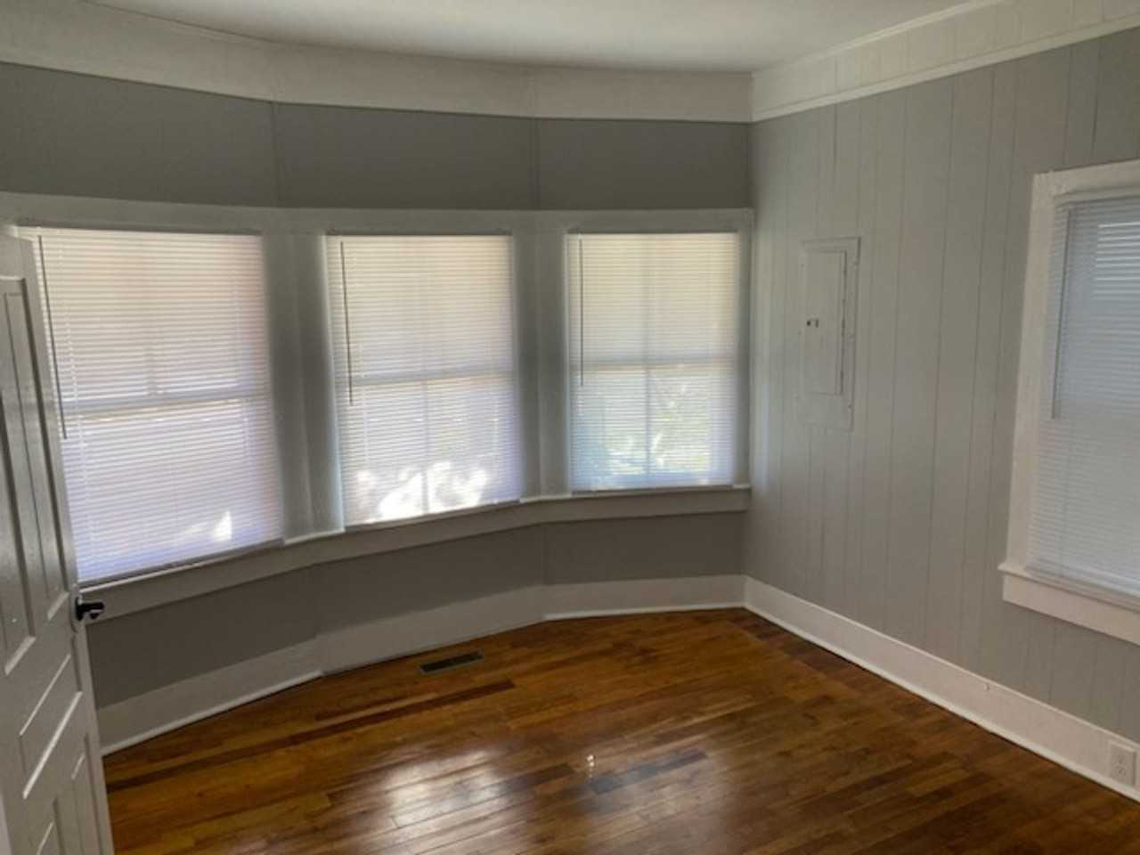 1611 Castle St - Photo 3 of 10