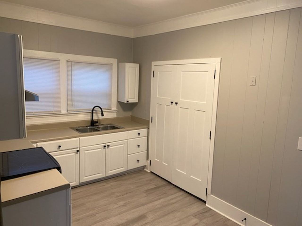 1611 Castle St - Photo 6 of 10