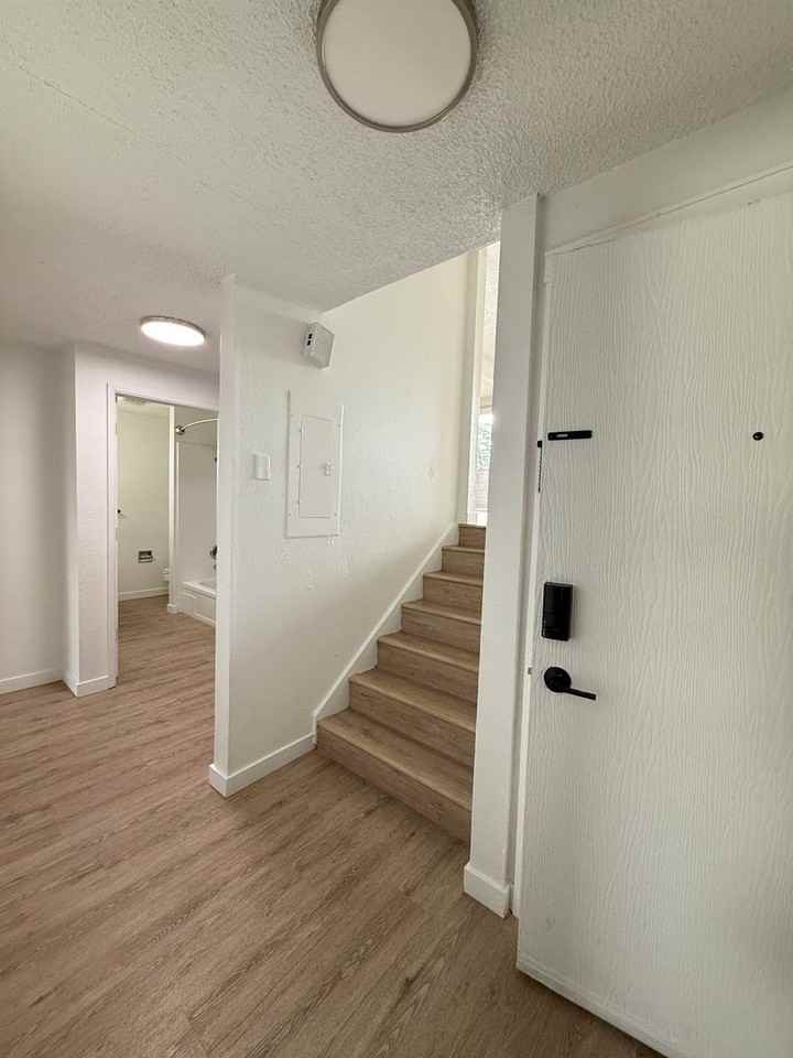 1767 Crater Lake Ave - Photo 5 of 11