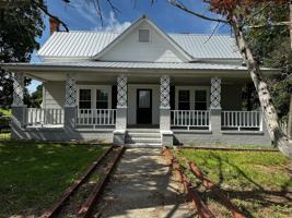 featured image of 213 E Main St