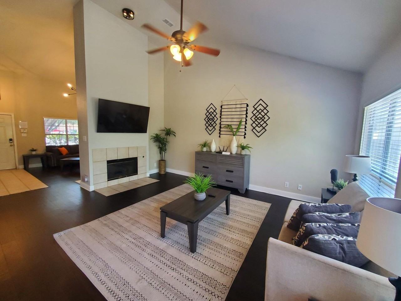 12226 Ashley Ct - Photo 3 of 23