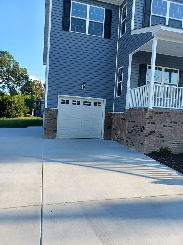 342 Elm Ave - Photo 3 of 31