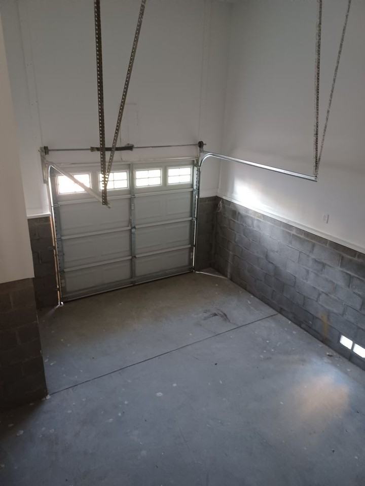 342 Elm Ave - Photo 4 of 31