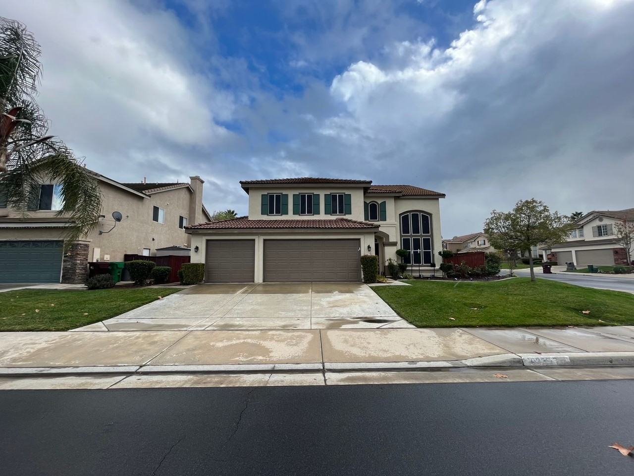 40336 Cambridge St - Photo 2 of 18