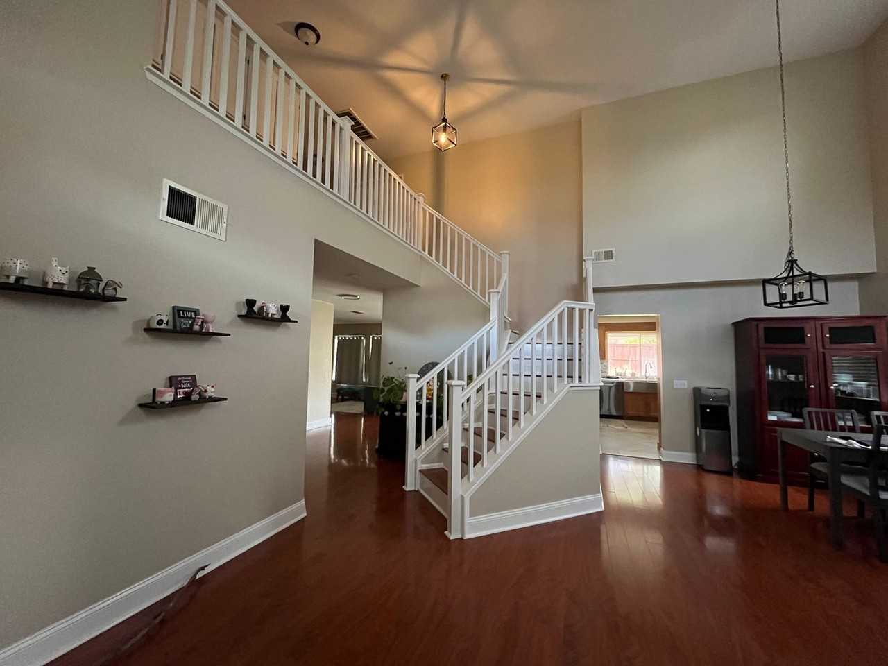 40336 Cambridge St - Photo 4 of 18