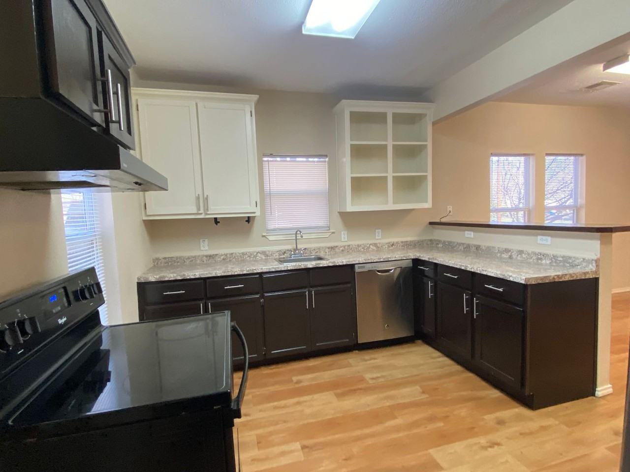 1302 S 21st St - Photo 6 of 25