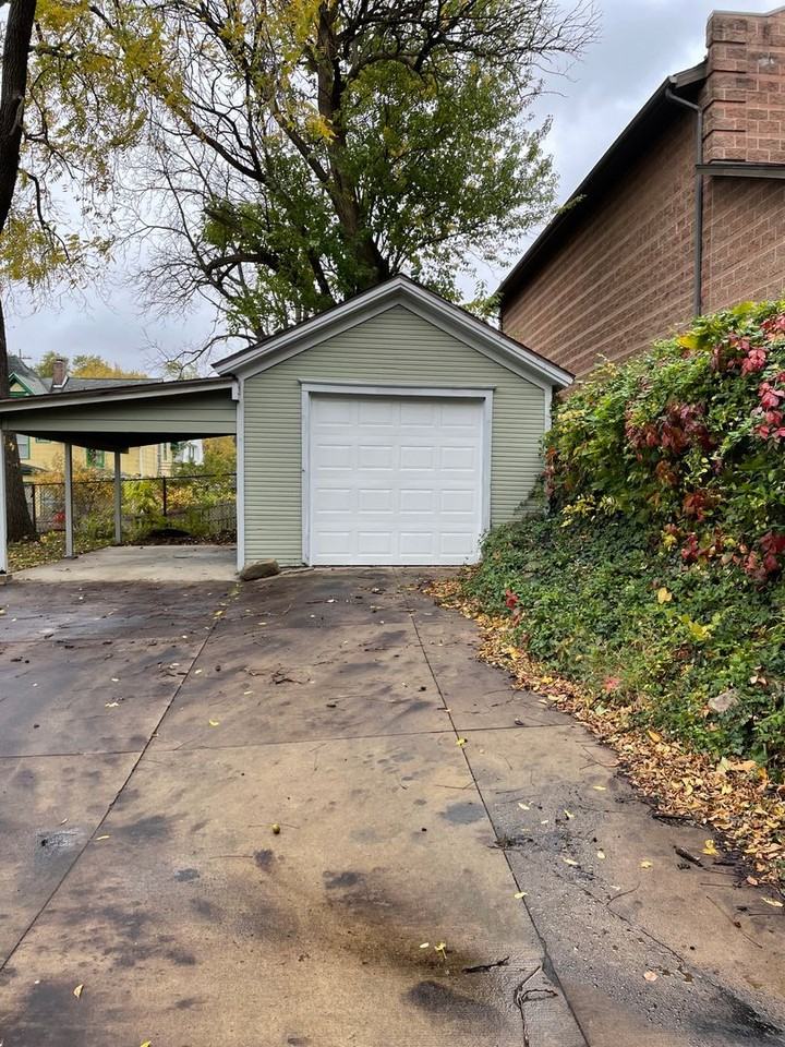 109 E Biddle St - Photo 2 of 41