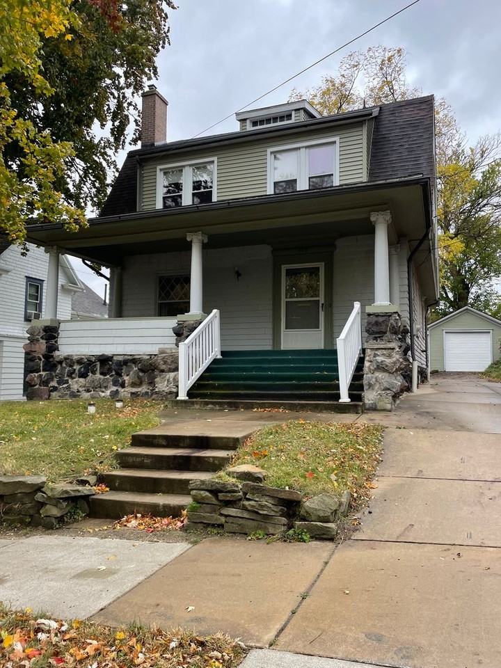 109 E Biddle St - Photo 3 of 41