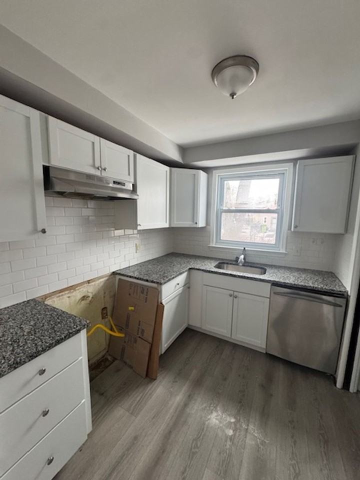 17399 E 12 Mile Rd - Photo 6 of 20