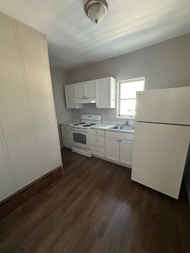 1010 Chestnut St - Photo 2 of 31