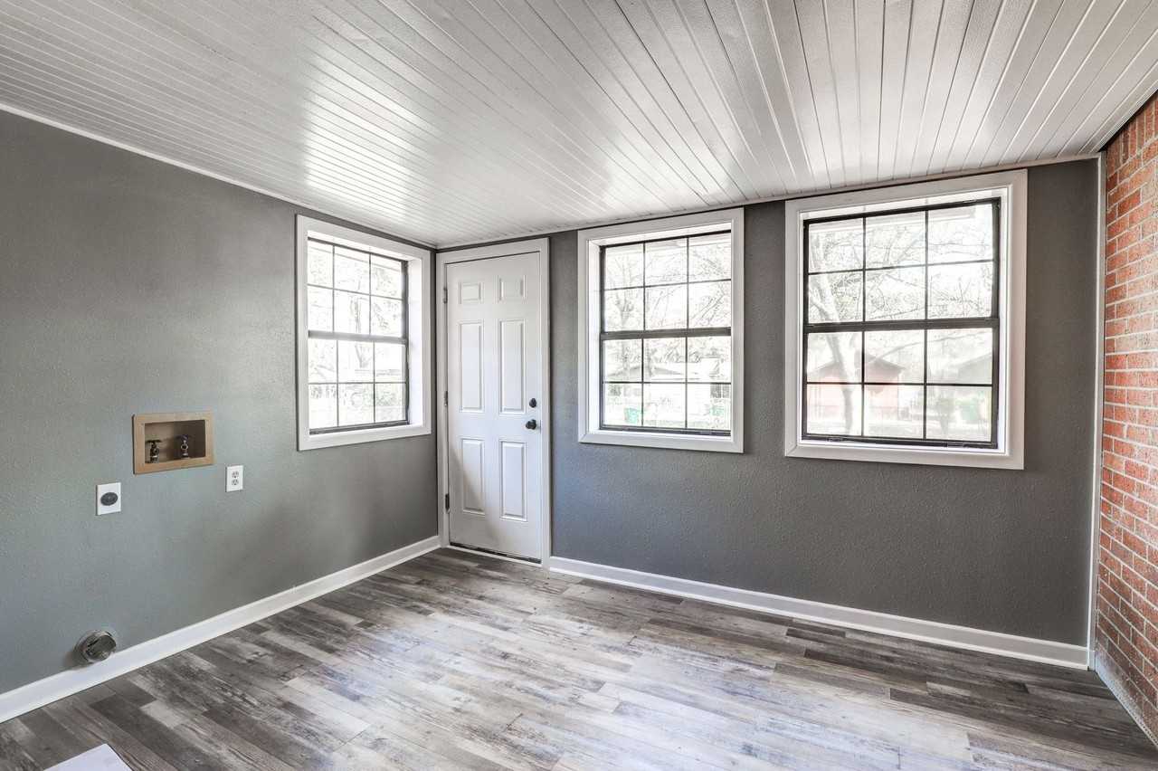 4210 Olive St - Photo 5 of 10