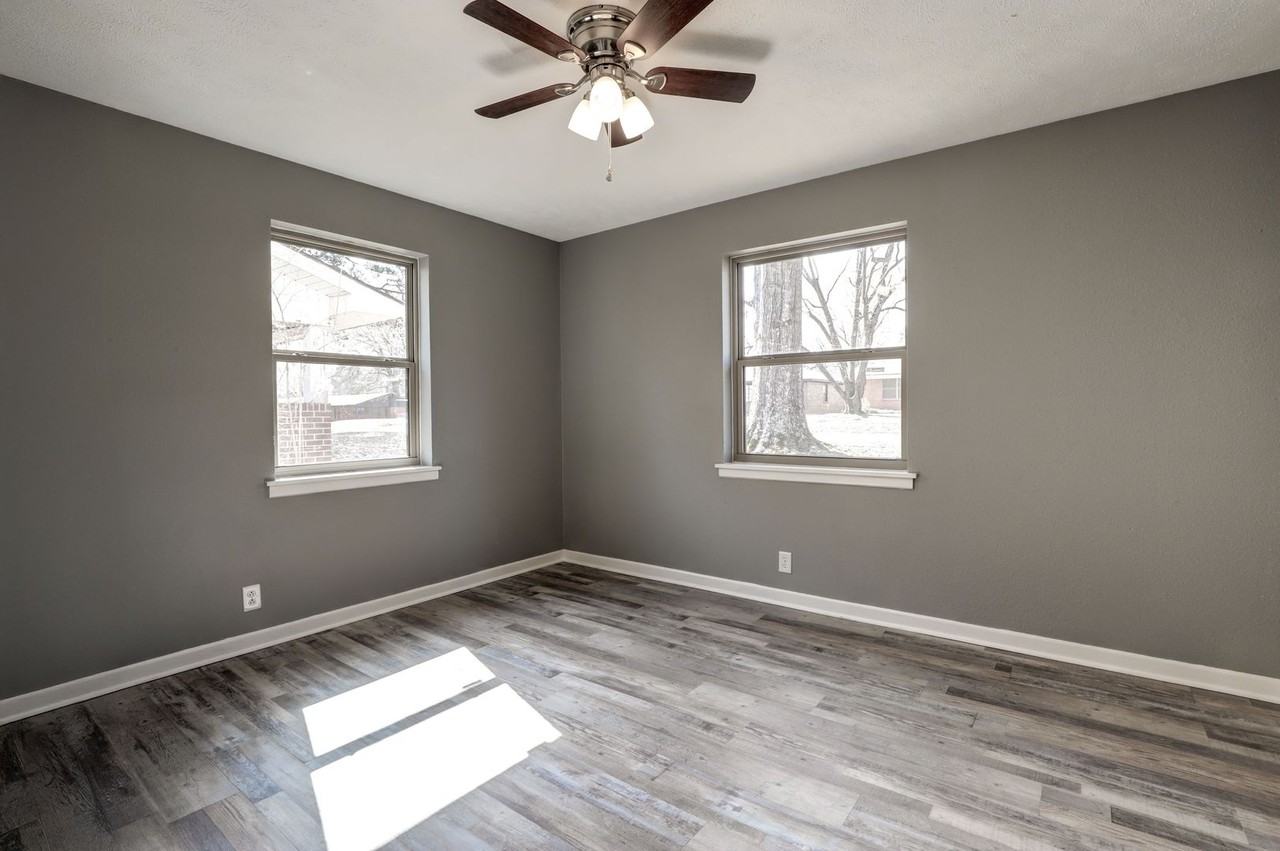 4210 Olive St - Photo 7 of 10