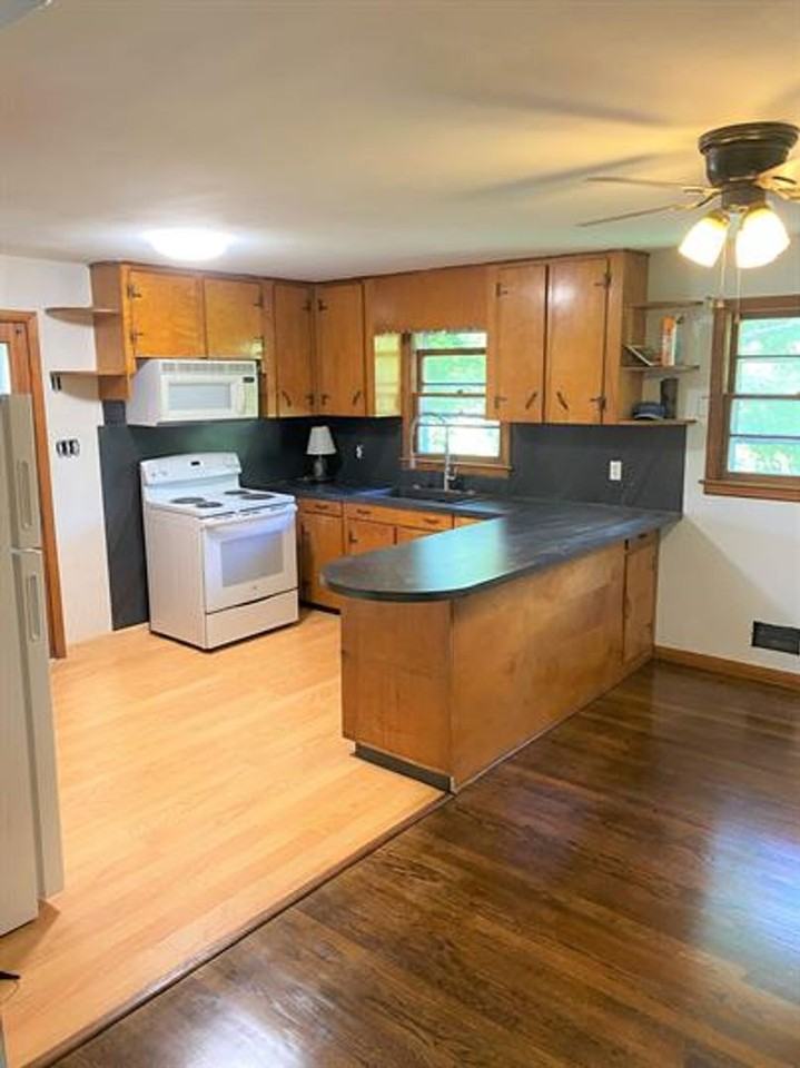 259 Turkey Foot Rd - Photo 4 of 10