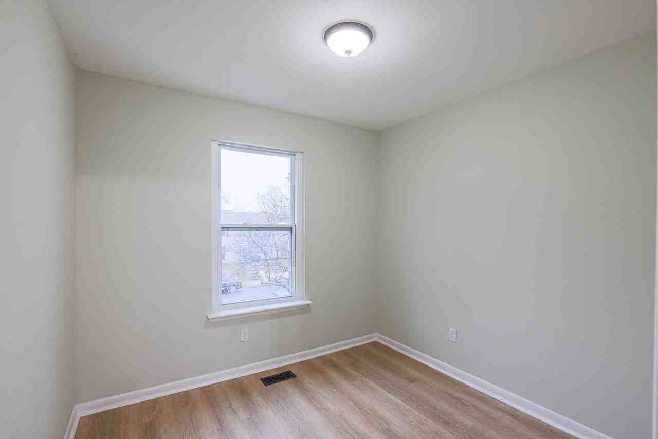 758 Custis St - Photo 6 of 21