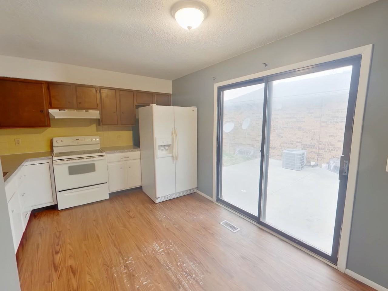 608 N Richmond Ave - Photo 3 of 9