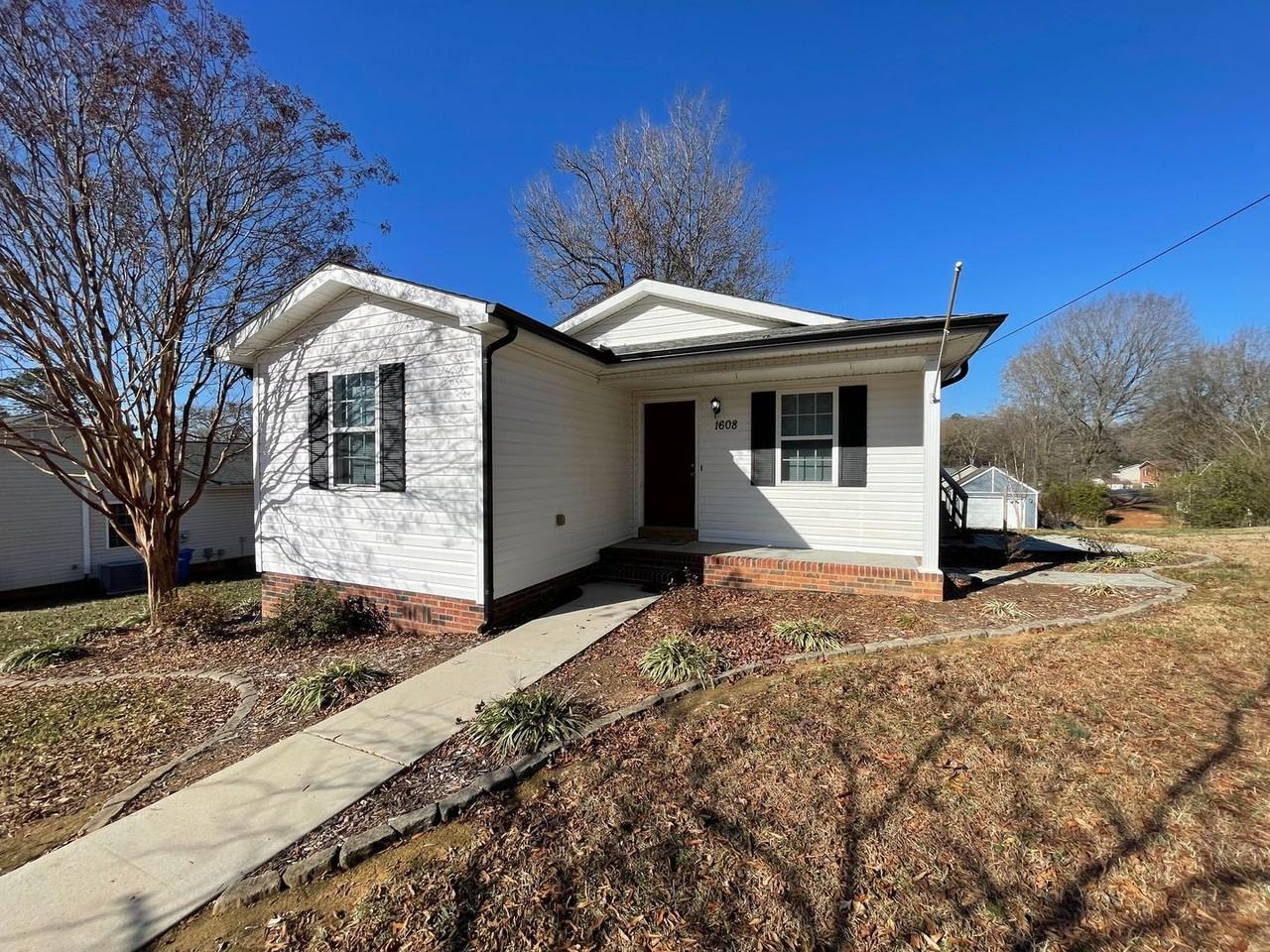 1608 Liberty Ave - Photo 2 of 17