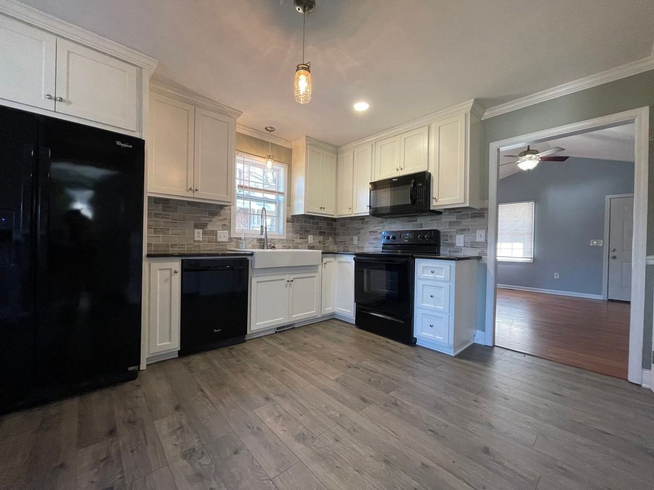 1608 Liberty Ave - Photo 4 of 17