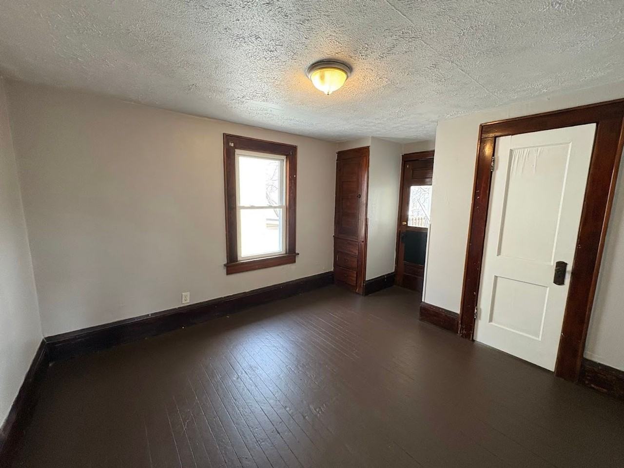 948 Redfern Ave - Photo 3 of 16