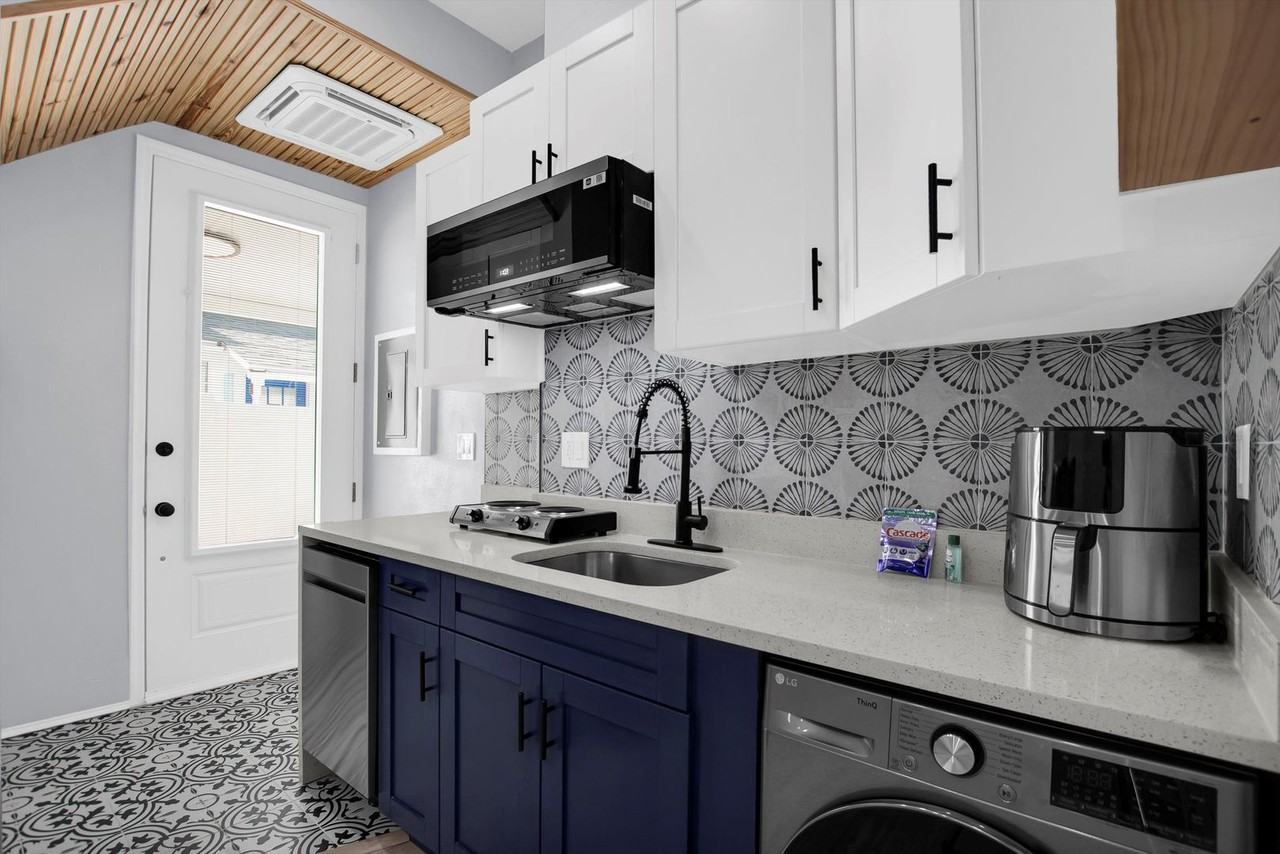 7401 1st Ave N #LWRA - Photo 5 of 25