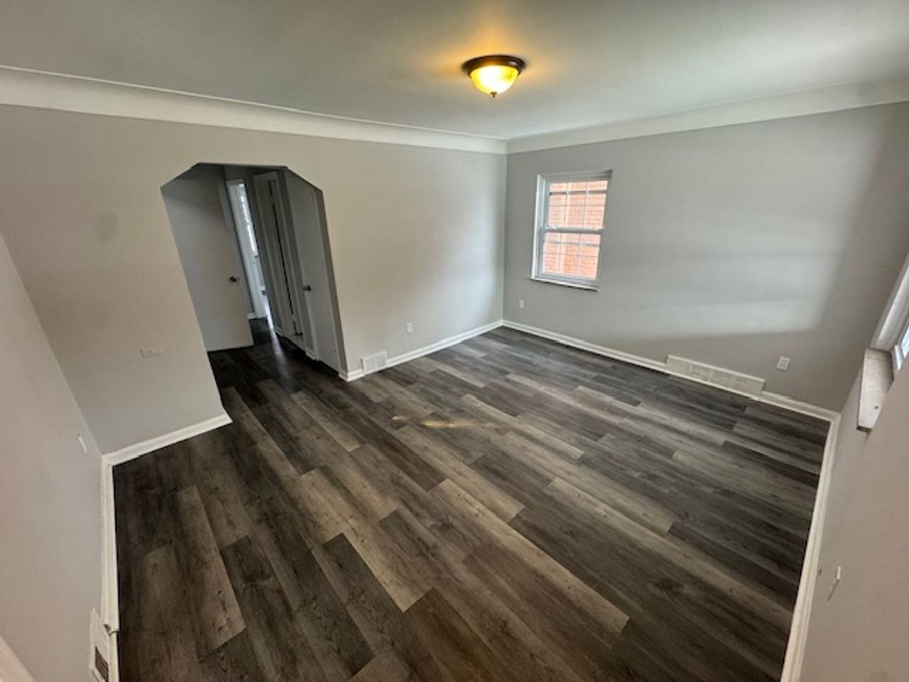 20735 Syracuse Ave - Photo 2 of 17