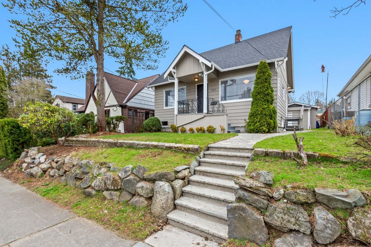 8211 20th Ave Ne - Photo 3 of 35