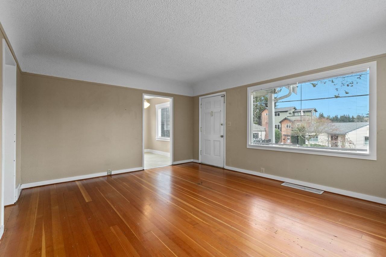 8211 20th Ave Ne - Photo 7 of 35