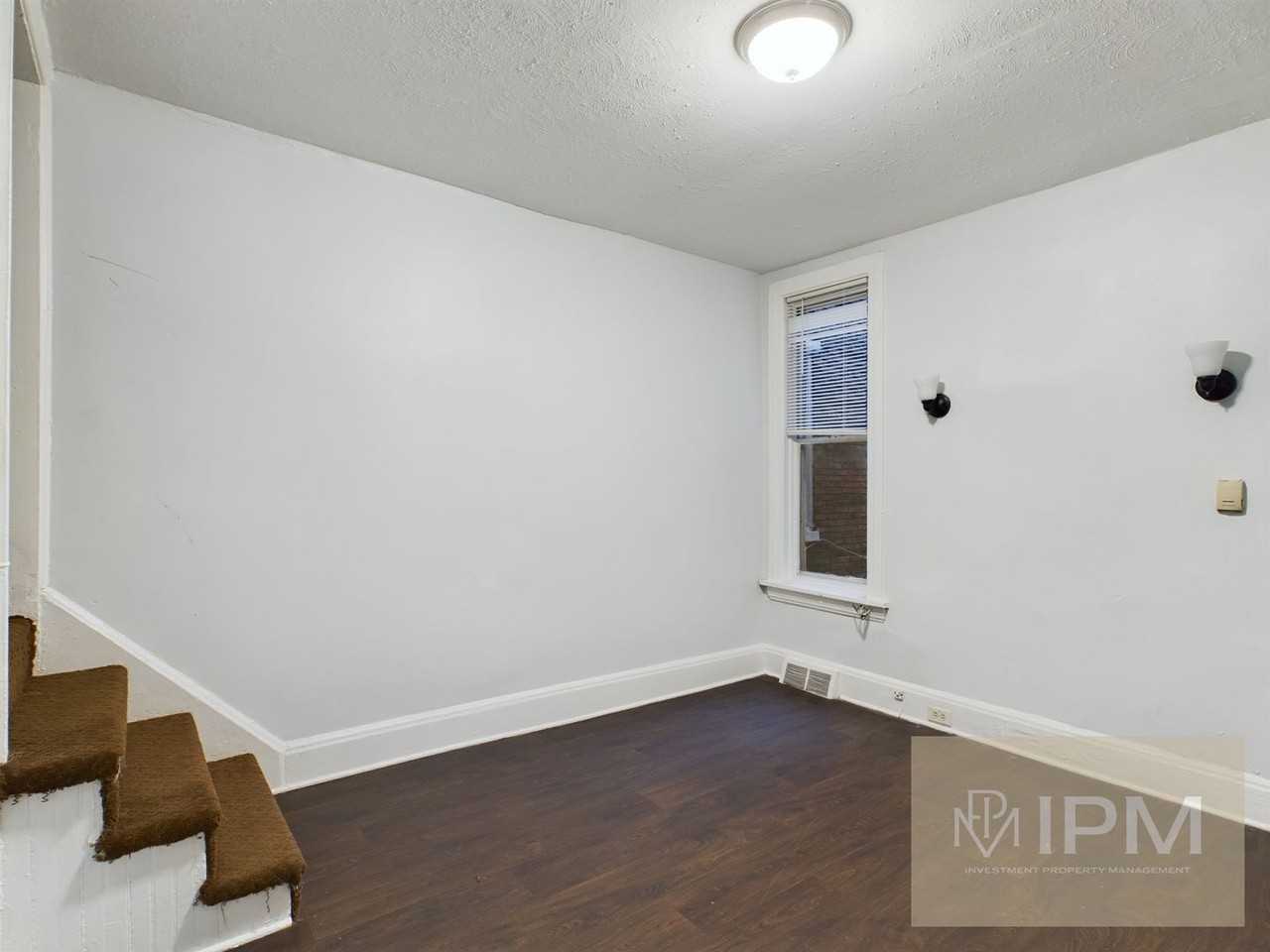 645 Camp St - Photo 6 of 17