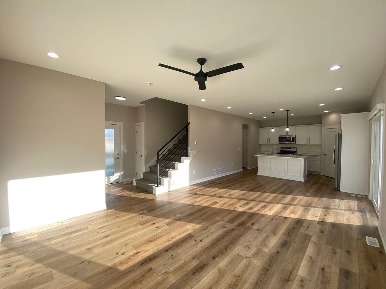 1477 S Kings Grove Ave - Photo 2 of 12