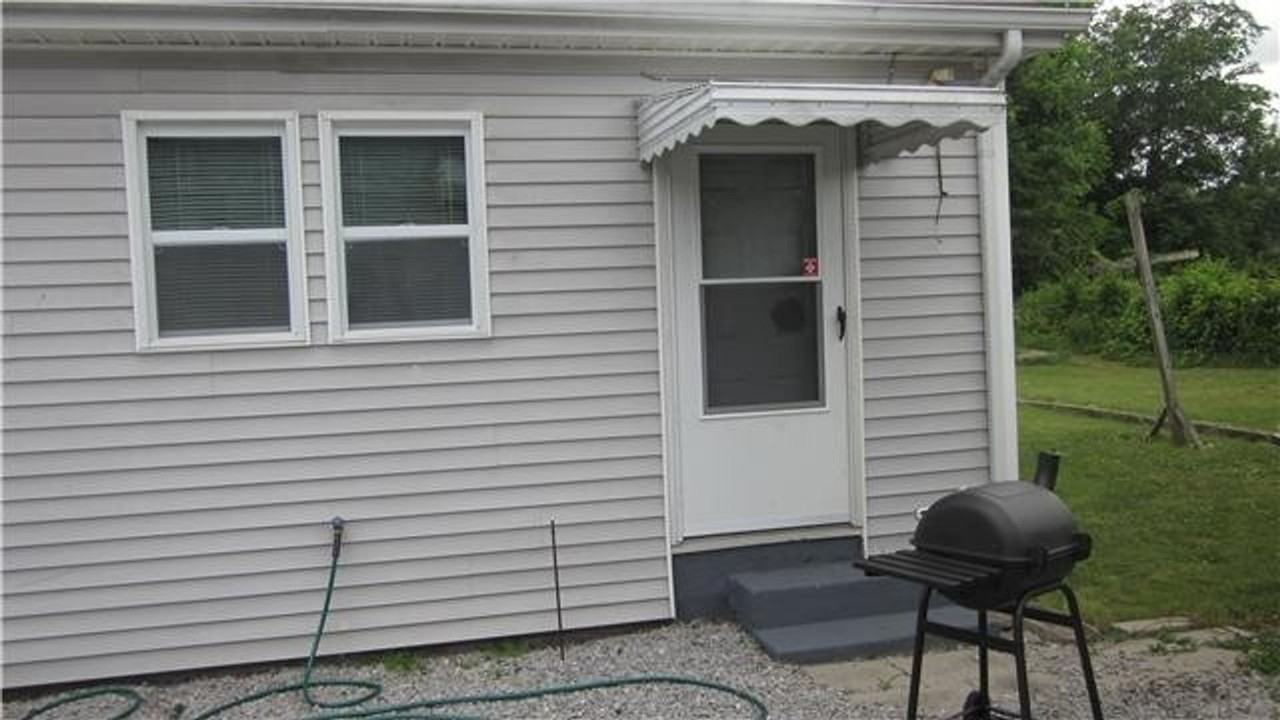 121 Linn St - Photo 3 of 14