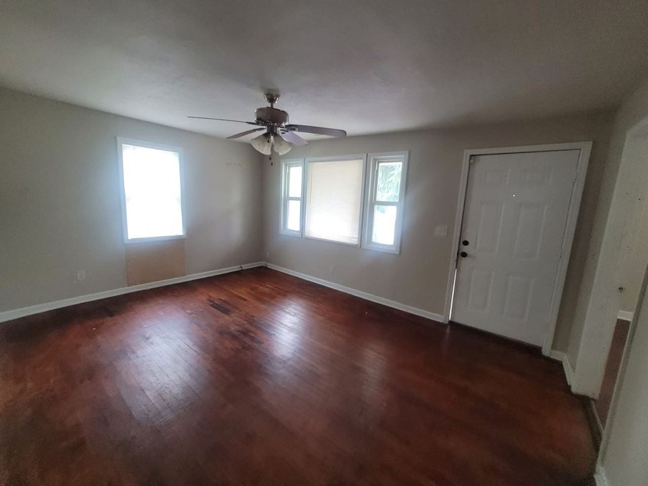 121 Linn St - Photo 5 of 14