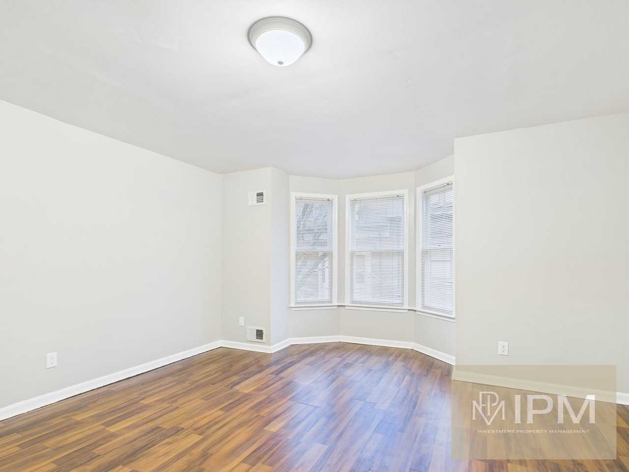 331 E Locust St - Photo 6 of 25