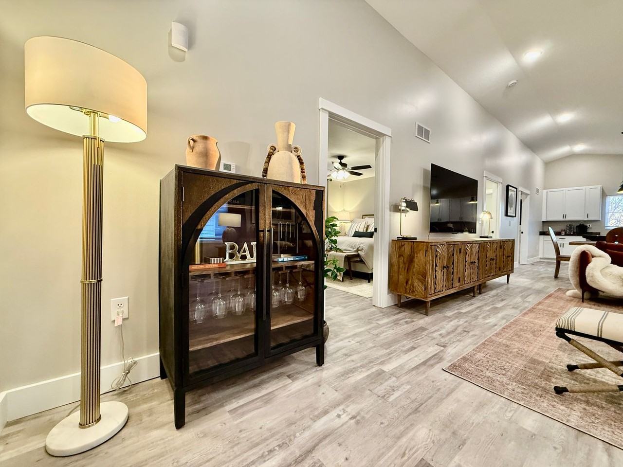 7855 2nd St - Photo 3 of 44