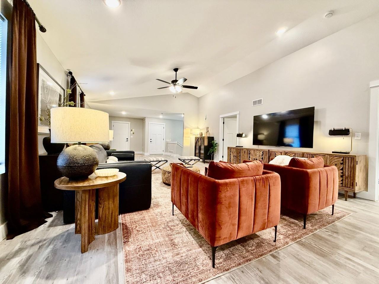 7855 2nd St - Photo 4 of 44