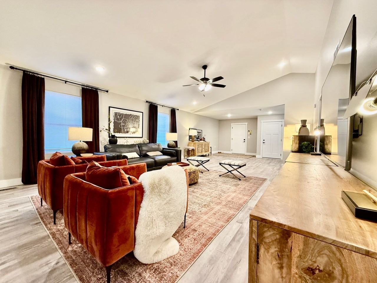 7855 2nd St - Photo 7 of 44