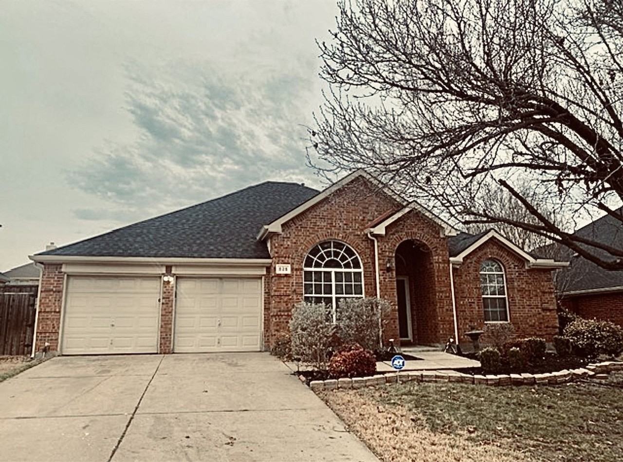 836 Mullrany Dr - Photo 2 of 15