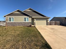 332 Ne Pine St - Photo 1 of 1