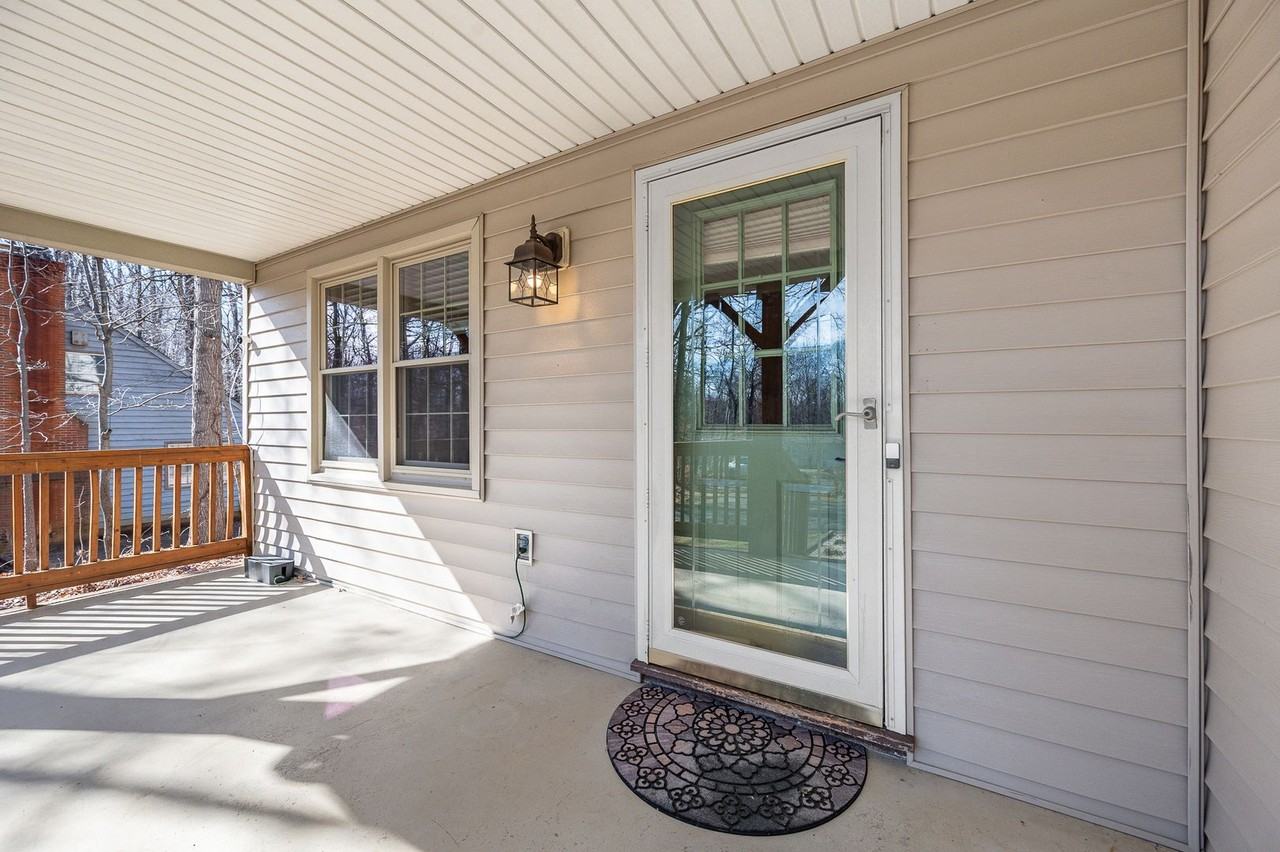 303 Homestead Dr - Photo 4 of 33