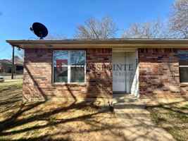 featured image of 825 W 25th St